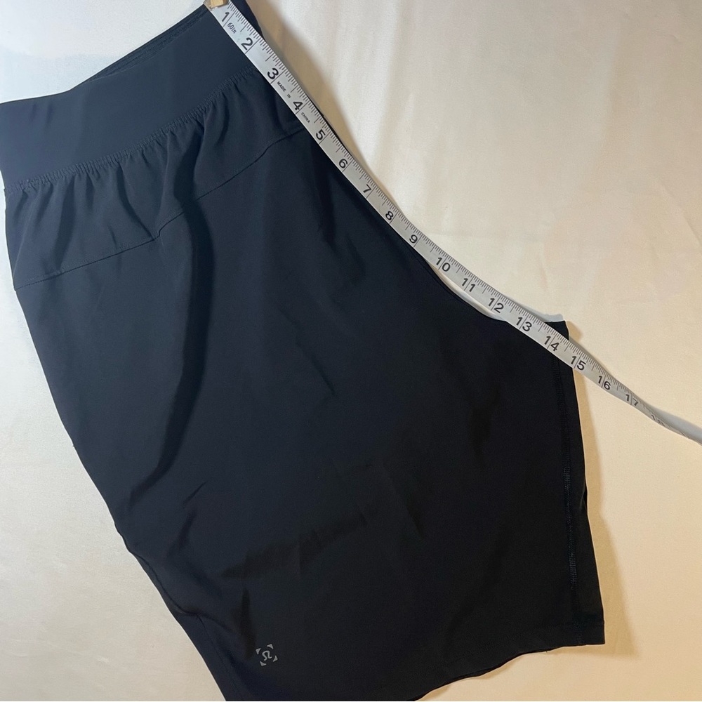 lululemon athletica Black Athletic Shorts with Liner - Picture 4 of 8